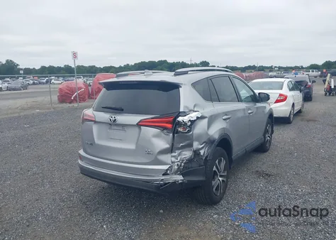 2018 Toyota Rav4 Le z USA, uszkodzony, nr VIN 2T3BFREV4JW817047